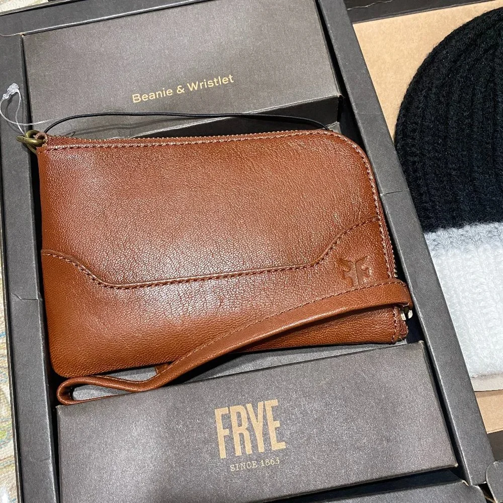⭐️ SALE⭐️ Nwt Frye Gift set - Picture 2 of 6